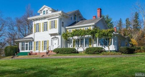 235 Wearimus Rd, Ho Ho Kus, NJ 07423-1721