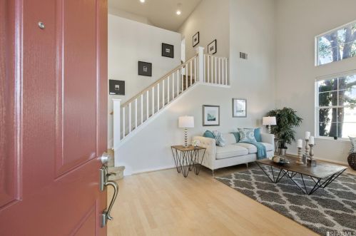 600 Landmark Ln, Redwood City CA  94065-2888 exterior