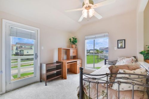 25314 Intrepid Ln, Galveston TX  77554-6612 exterior