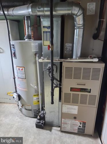 1222 Englewood St, Philadelphia PA 19149-1613 exterior