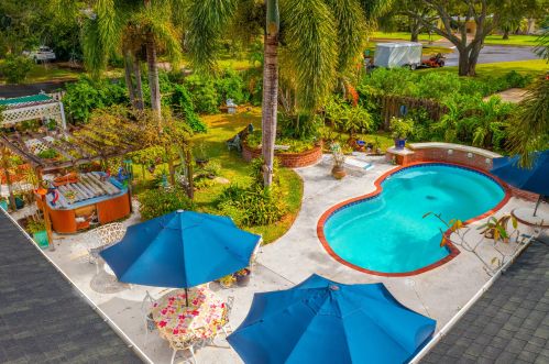 2190 Buena Vista Blvd, Vero Beach, FL 32960-2963