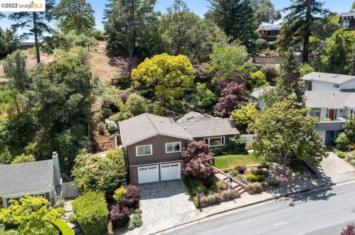 61 Calvert Ct, Oakland CA 94611-3436 exterior