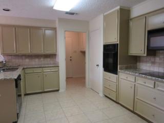 4856 Ledgestone Ct, Fort Worth TX  76132-2013 exterior