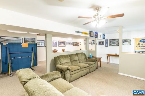 11 Shiloh Ct, Bybee VA  22963-3217 exterior