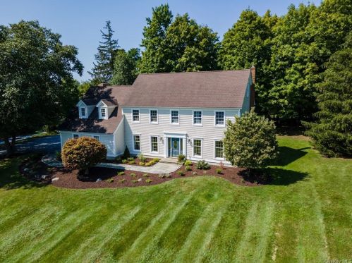 10 Pinecrest Rd, Salisbury Mills, NY 12577-5202
