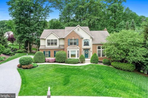 306 Deer Path Dr, Red Lion PA  17356-7800 exterior