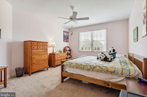 8373 Pedigrue Ct, Gainesville VA  20155-3240 exterior