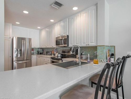 7809 Veronawalk Blvd, Naples, FL 34114-2609