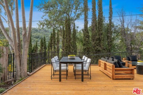 328 Poquito Ln, Topanga CA  90290-3547 exterior