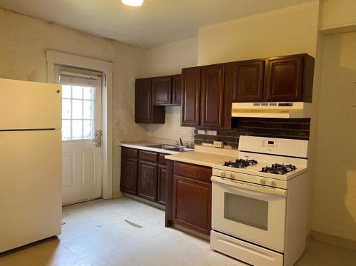 7153 Harrison Ave, Pittsburgh, PA 15218-2023