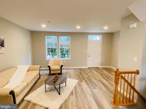 1727 Stanton Ter, Washington, DC 20020-2823