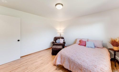 5625 Henning Rd, Sebastopol CA  95472-6332 exterior