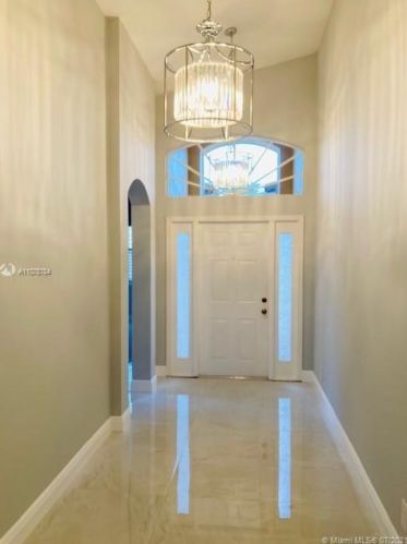 9610 Lago Dr, Boynton Beach, FL 33472-2756