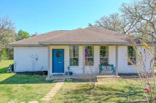 228 Simpson Ave, Lost Pines, TX 78612-3052