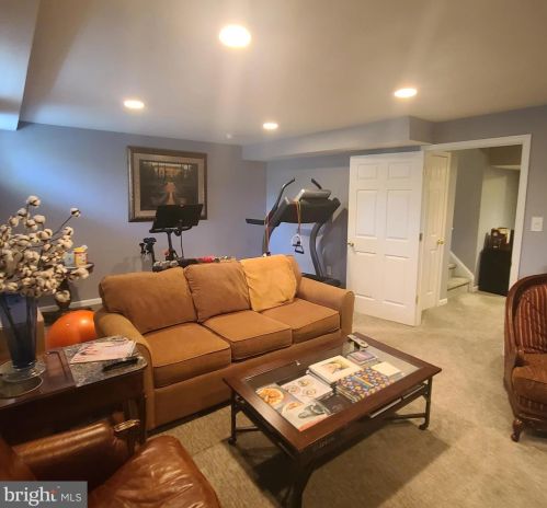 148 Burnet Cres, Trenton NJ 08691-4151 exterior