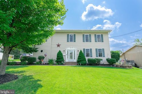 141 Poplar St, Catasauqua, PA 18032-2022