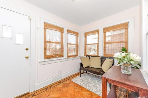 9221 76th St, Jamaica, NY 11421-2819