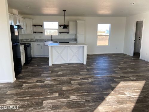 42524 Earll Dr, Tonopah, AZ 85354-8302