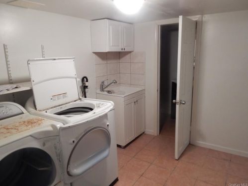 34 Hartley Ave, Mount Vernon NY  10550-1124 exterior