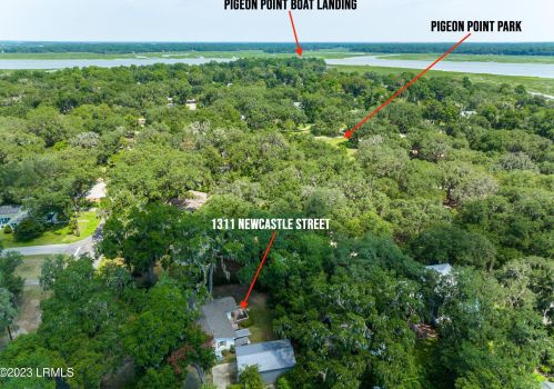 1311 Newcastle St, Beaufort, SC 29902-4131