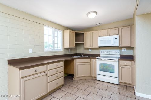 8409 Mary Dr, Tucson AZ  85730-2038 exterior