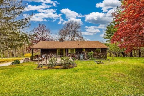 15 Battistoni Dr, Litchfield, CT 06759-2718