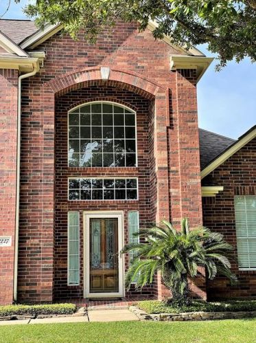 3227 Cedar Hollow Dr, Pearland, TX 77584-8120