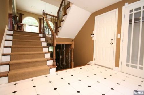 716 Holly Ct, Norwood, NJ 07648-2000