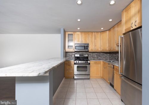 6135 Leesburg Pike, Falls Church, VA 22041-2179