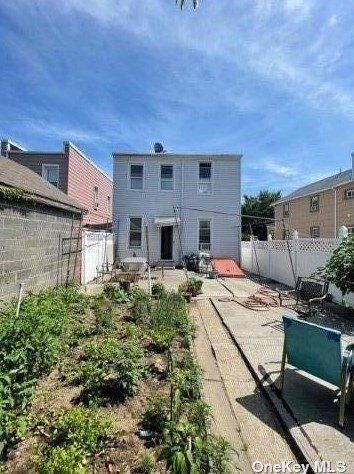 87-05 97th Ave, Jamaica, NY 11416-1023