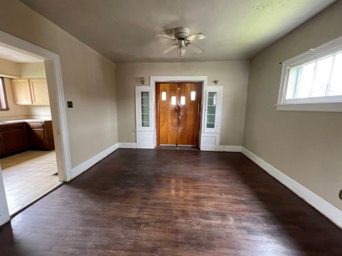 224 Sheridan Ave, New Castle PA  16105-2561 exterior