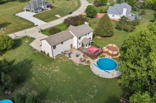 4958 Bayfield Dr, Waterford WI  53185-3376 exterior