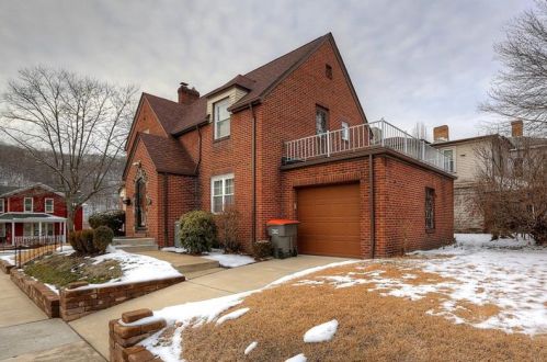 820 12th St, Beaver Falls, PA 15010-4417