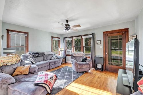 896 9th St, Green Bay, WI 54304-3555