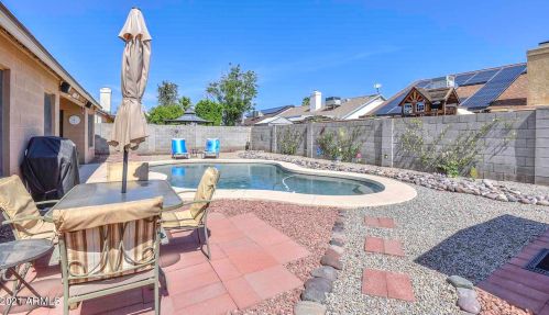 4208 Cielo Grande, Glendale AZ  85310-4093 exterior