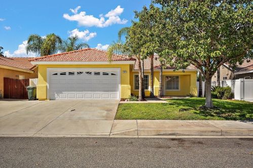 1387 Plumwood Ln, Mountain Home Village, CA 92359-1620