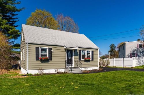 60 Crestwood Ave, Waterbury CT  06704-1621 exterior
