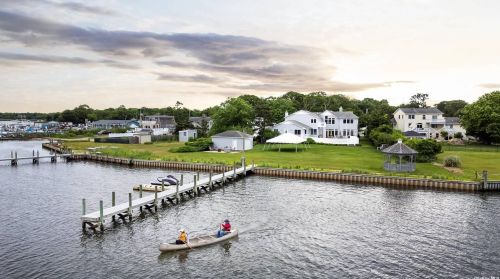 20 Mallard Dr, Center Moriches, NY 11934-3106