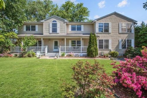 3 Upton Pl, Tinton Falls, NJ 07712-3708
