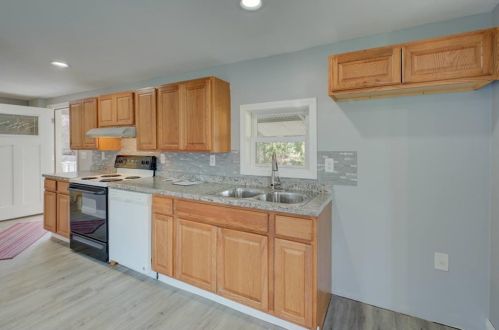 19 Cantaberry Ln, Coventry RI  02816-6903 exterior