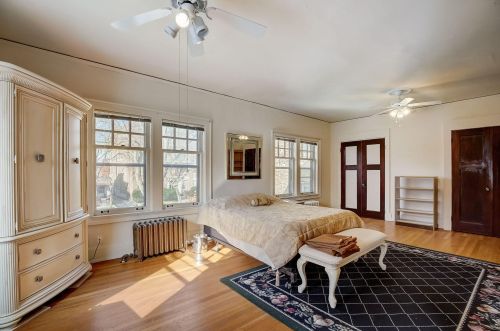 2540 Lk Dr, Milwaukee WI 53211-3808 exterior