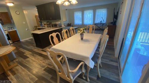 3 Edgewood Rd, Parsippany NJ  07834-2106 exterior