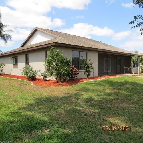 11 12th Ct, Cape Coral, FL 33909-2601