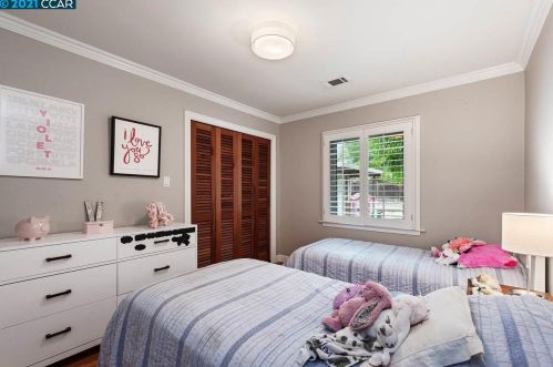 120 Collins Ct, Concord CA  94523-4107 exterior
