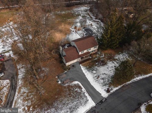 1509 Sheffield Ln, Pottstown, PA 19465-7273