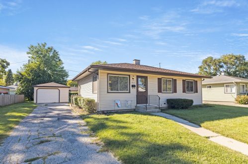 8642 15th Ave, Kenosha, WI 53143-6404