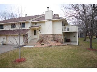 7291 Pontiac Cir, Chanhassen, MN 55317-9454