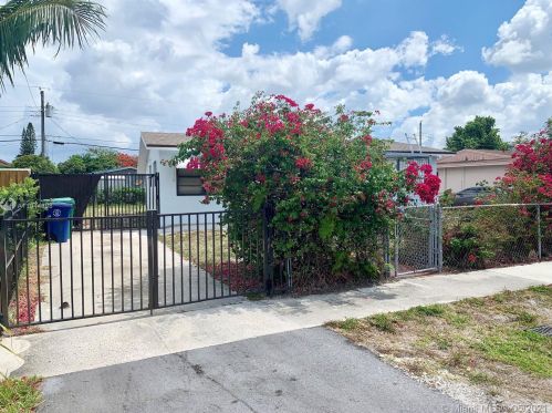 6857 21st St, Hollywood FL  33023-2711 exterior