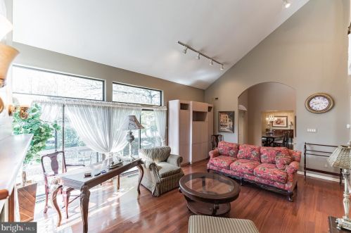 62 Highgate Ln, Blue Bell, PA 19422-2156