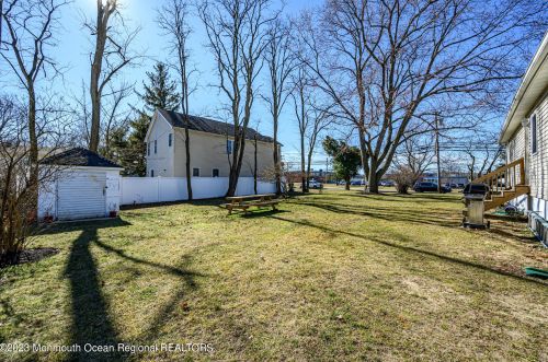 58 Richardson Ave, Tinton Falls NJ  07724-1313 exterior